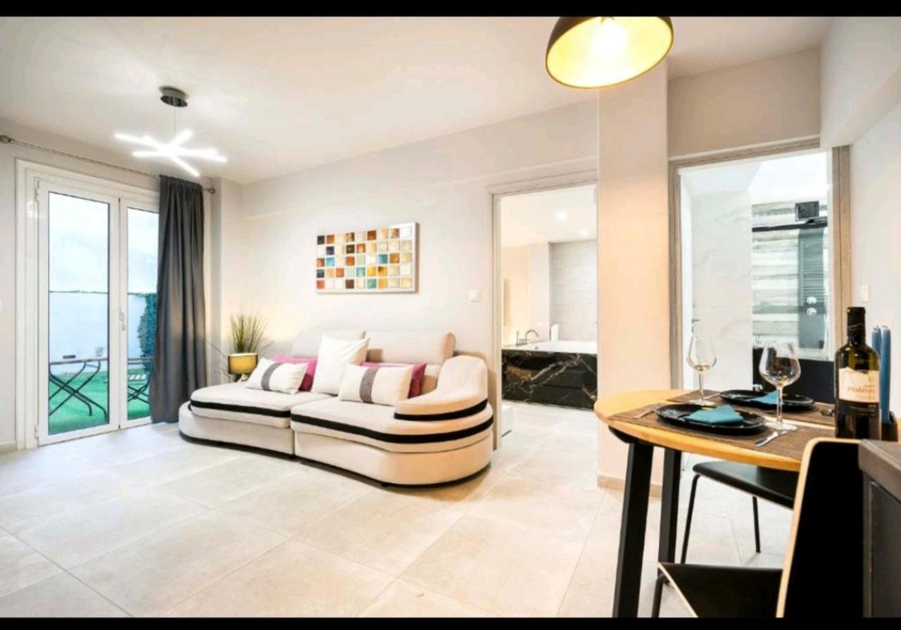 Romantic Jacuzzi Apartment Athen Eksteriør bilde
