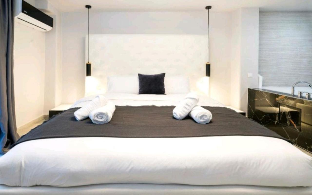 Romantic Jacuzzi Apartment Athen Eksteriør bilde