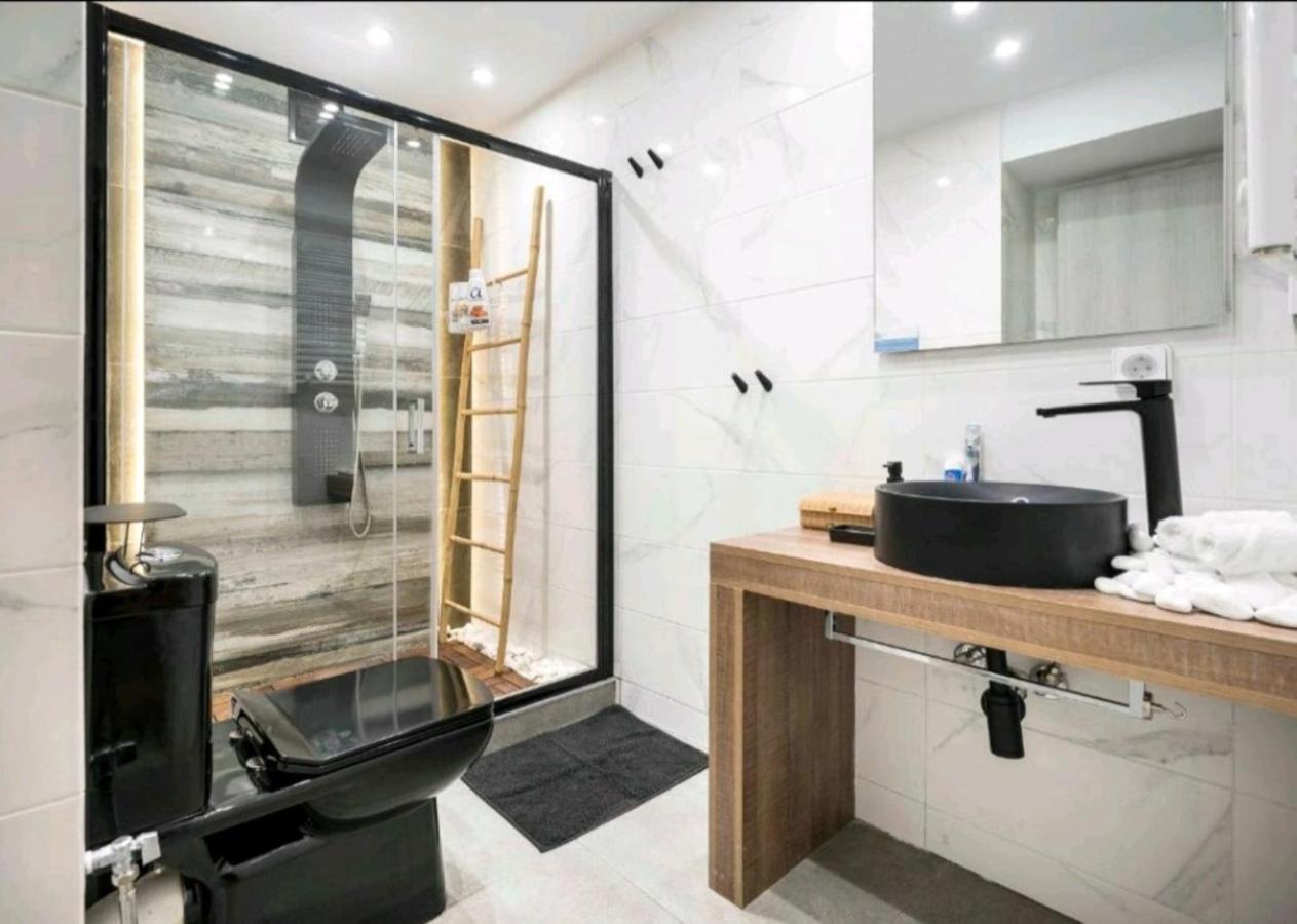 Romantic Jacuzzi Apartment Athen Eksteriør bilde